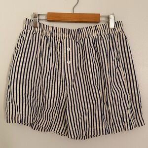 H&G pin striped seersucker elastic waist shorts boxer style size M